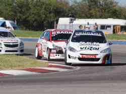 Facundo Chapur (Peugeot 308), super en la partida a Diego Mungi (Citroen C4)