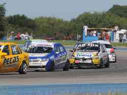 Tres modelos distintos: Diego Prez (Corsa); Matas Silvente (Gol Trend) y Emiliano Giacoponi (Clio)