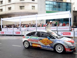 Matas Rossi recibi el afecto del pblico en el Roadshow de Citroen