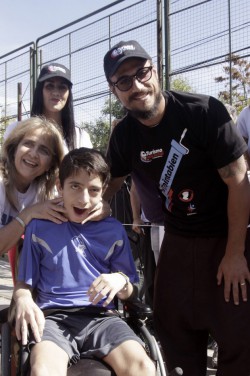 Lautaro Javier, junto a Daniel Osvaldo